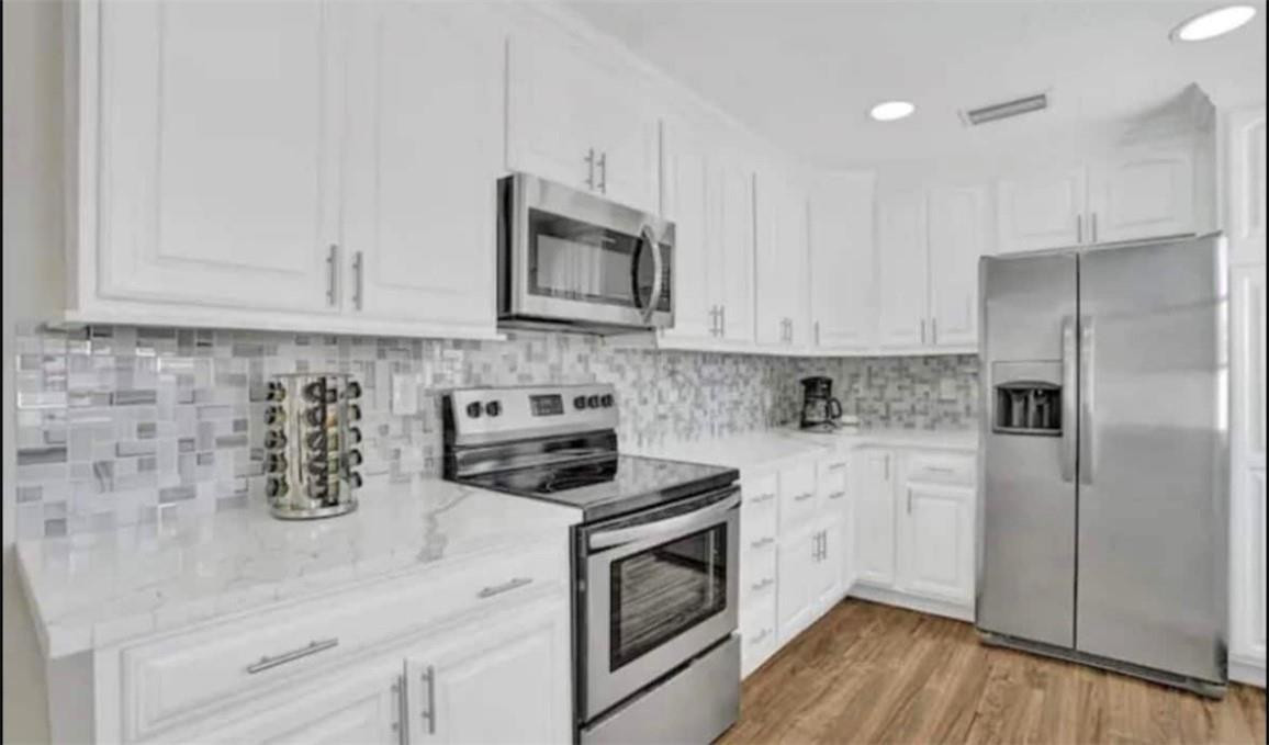 2720 Northeast 26th Street Lighthouse Point, FL 33064 - Photo 12 of 24 Photo 12