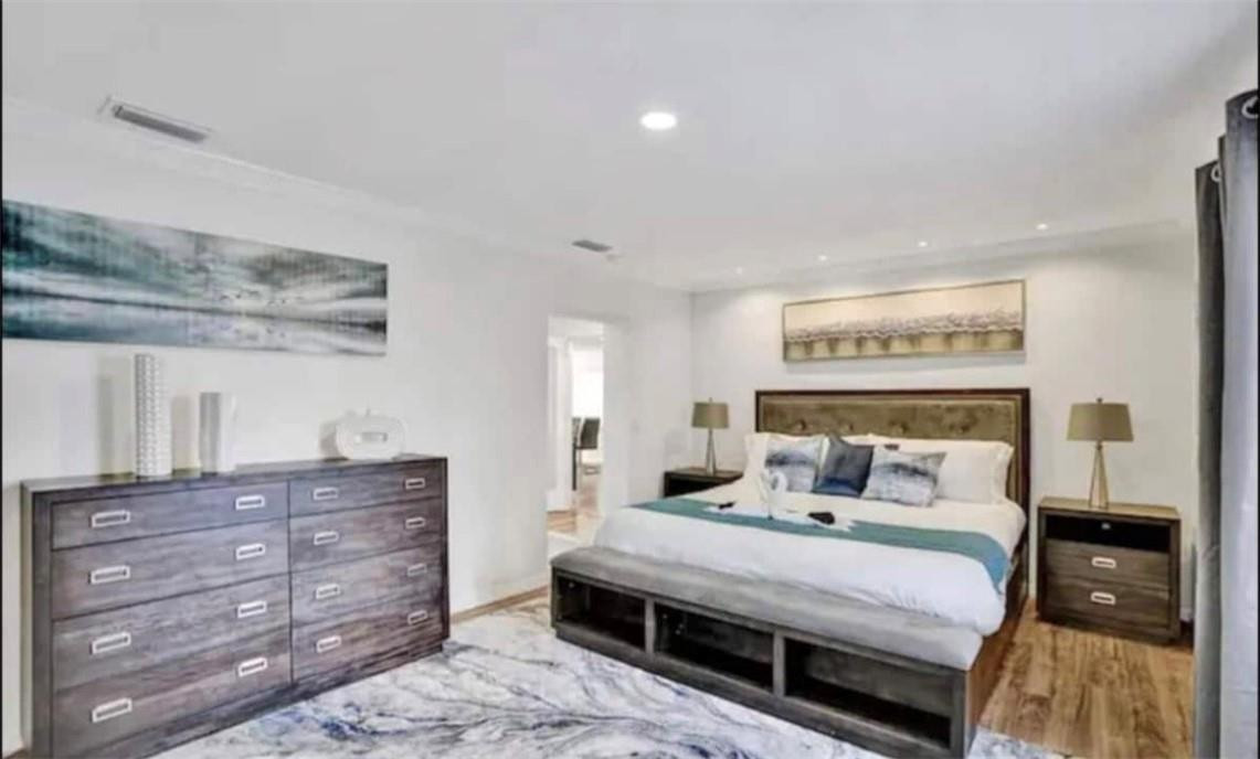 2720 Northeast 26th Street Lighthouse Point, FL 33064 - Photo 14 of 24 Photo 14