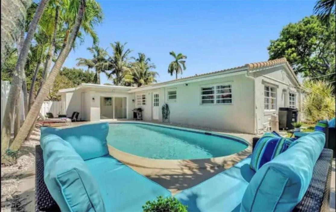 2720 Northeast 26th Street Lighthouse Point, FL 33064 - Photo 2 of 24 Photo 2