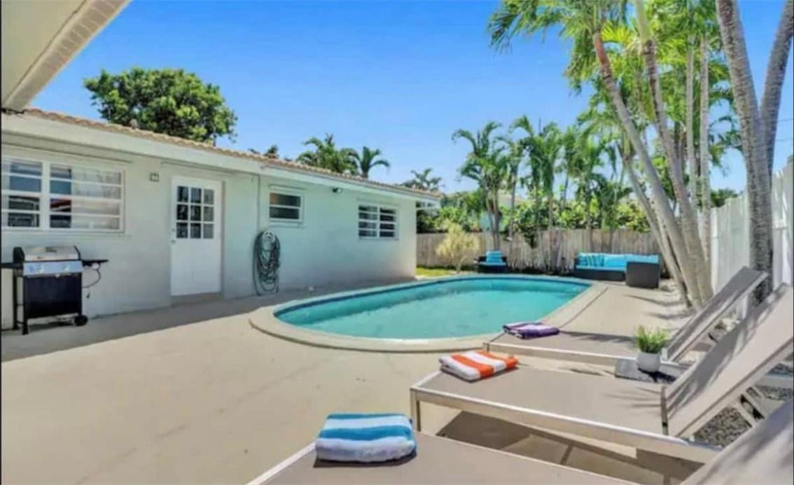 2720 Northeast 26th Street Lighthouse Point, FL 33064 - Photo 3 of 24 Photo 3