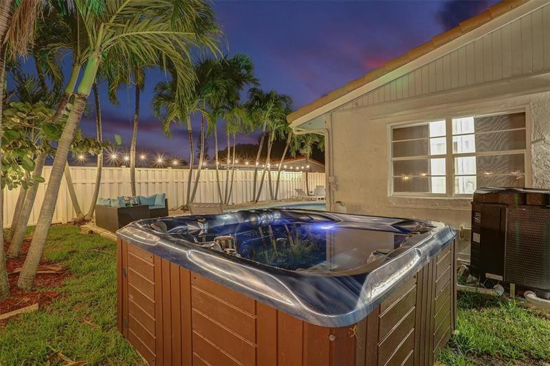 2720 Northeast 26th Street Lighthouse Point, FL 33064 - Photo 4 of 24 Photo 4