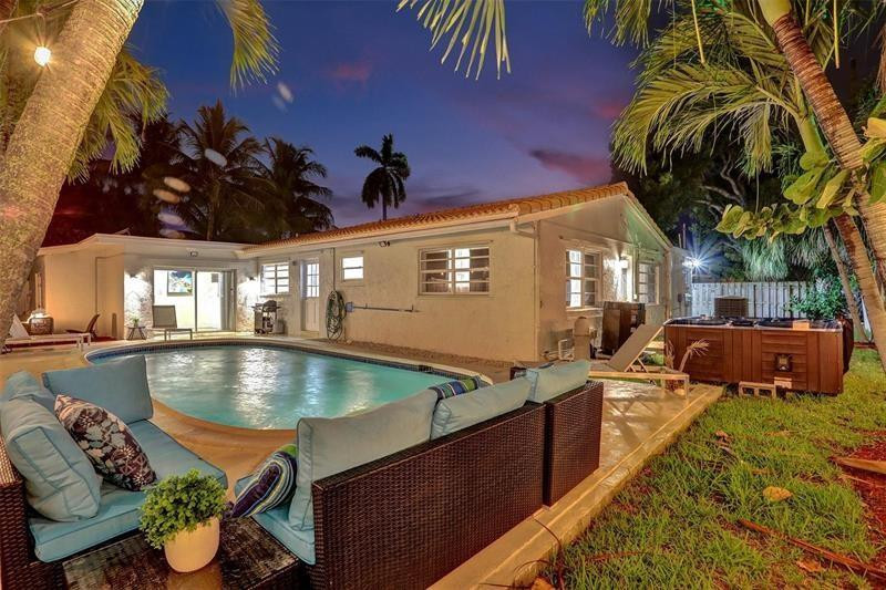 2720 Northeast 26th Street Lighthouse Point, FL 33064 - Photo 6 of 24 Photo 6