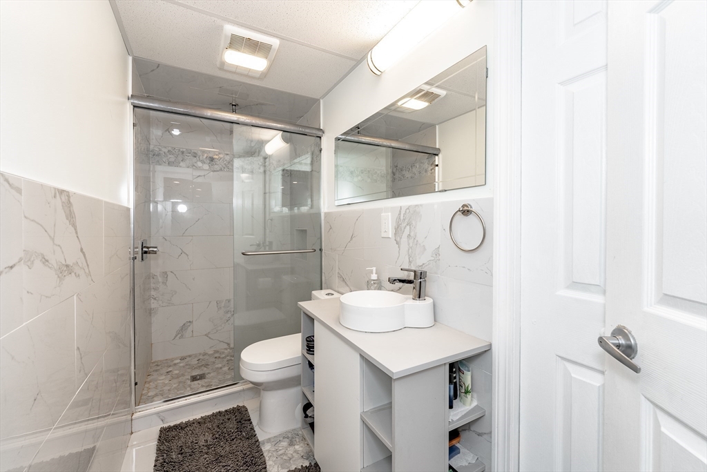 4 Coronet Road Holyoke, MA 01040 - Photo 24 of 29