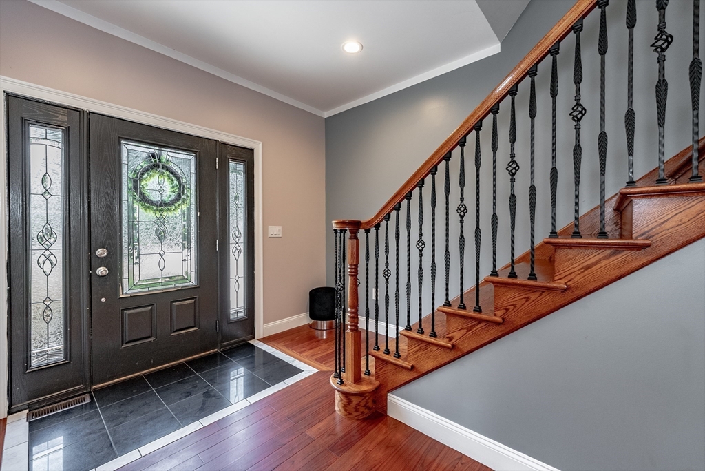 4 Coronet Road Holyoke, MA 01040 - Photo 3 of 29