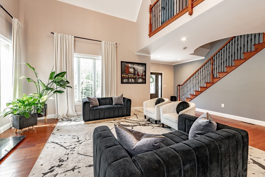 4 Coronet Road Holyoke, MA 01040 - Photo 4 of 29