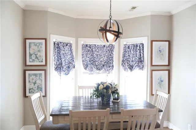 $525,000 | 962 Northwest 445 Road, Centerview, MO 64019