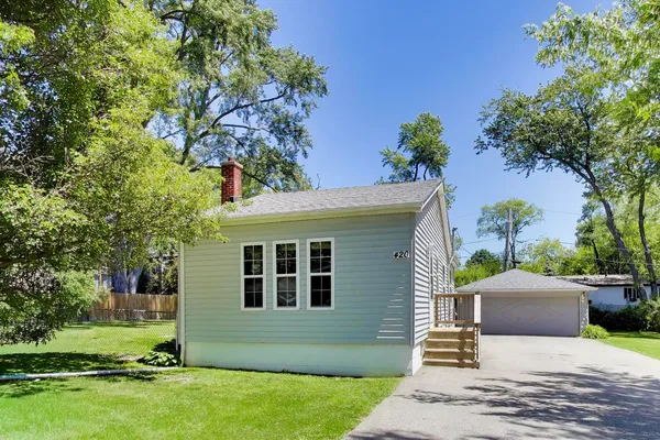 $224,900 | 420 Lily Lane, Lakemoor, IL 60051