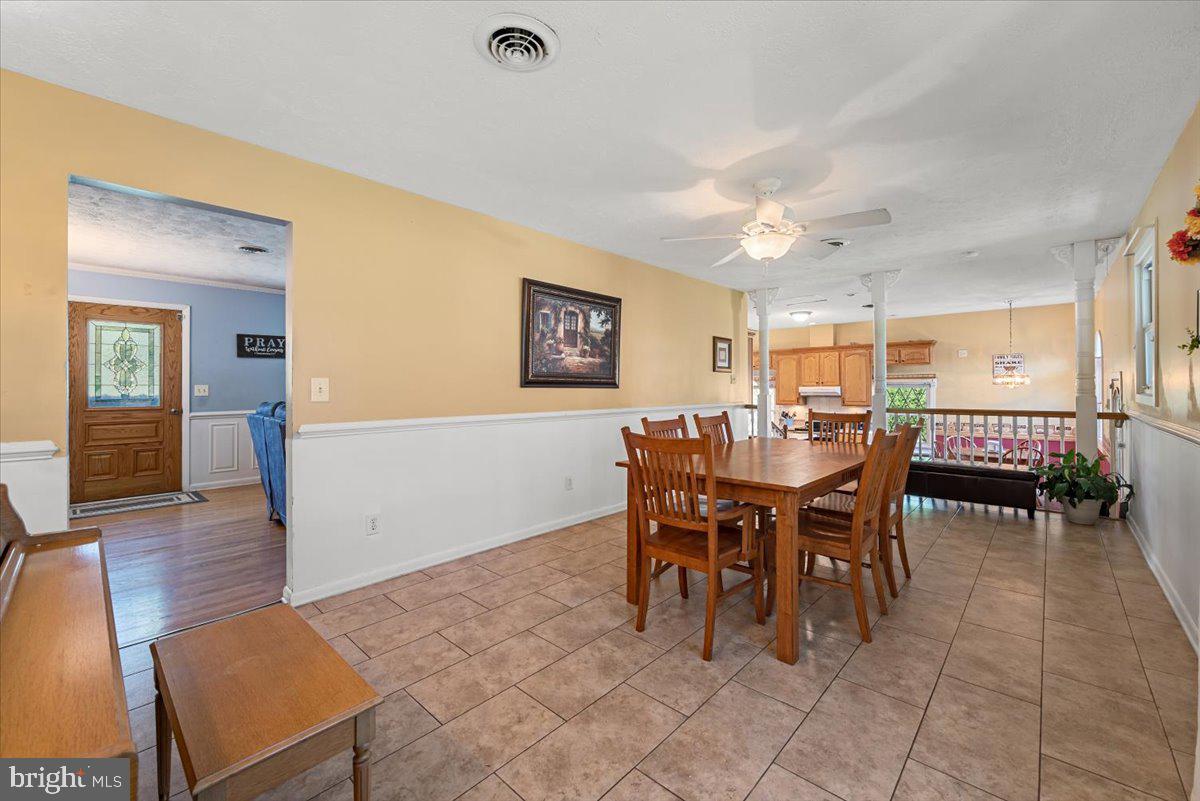 111 Frederick Road Stephens City, VA 22655 - Photo 17 of 49 Dining room