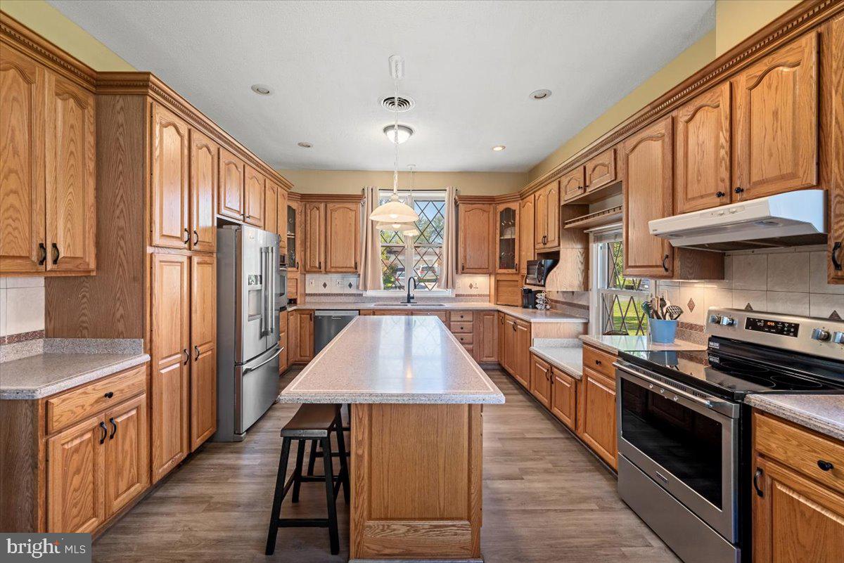 111 Frederick Road Stephens City, VA 22655 - Photo 19 of 49 Spacious kitchen