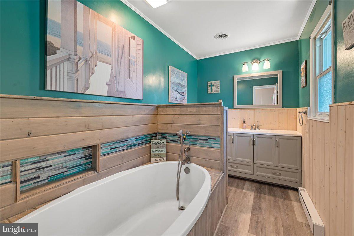 111 Frederick Road Stephens City, VA 22655 - Photo 10 of 49 Primary bathroom