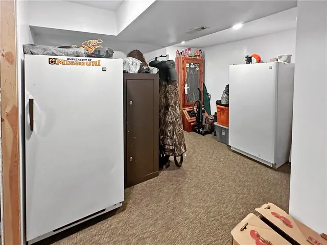 $160,000 | 28464 Bali Avenue, Warsaw, MO 65355