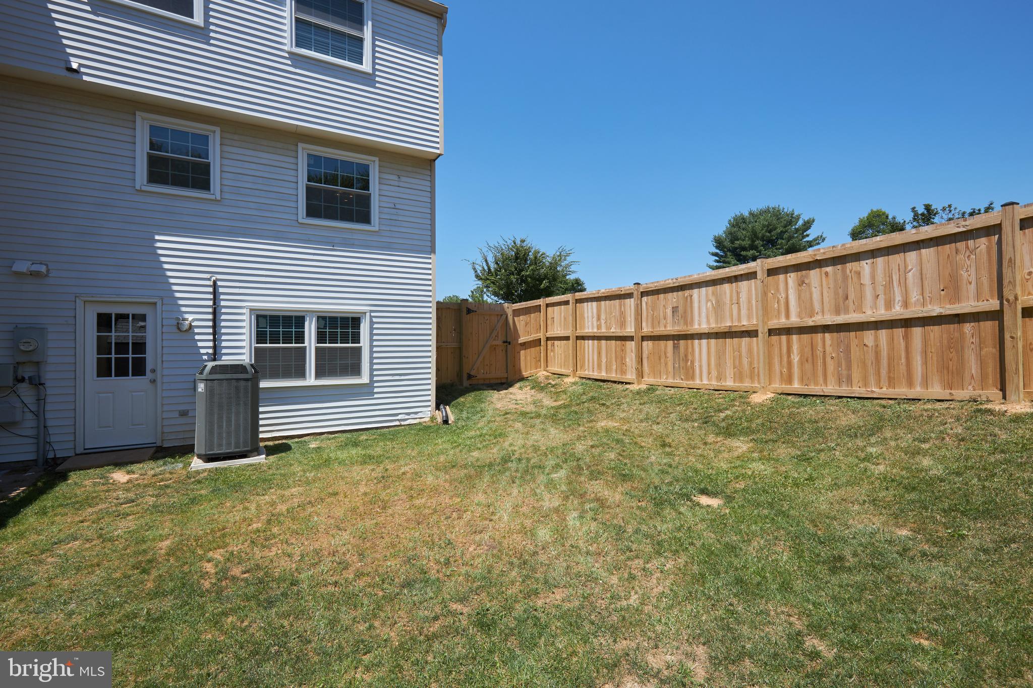 1427 Farmcrest Way Silver Spring, MD 20905 - Photo 30 of 40 Gallery Image 30