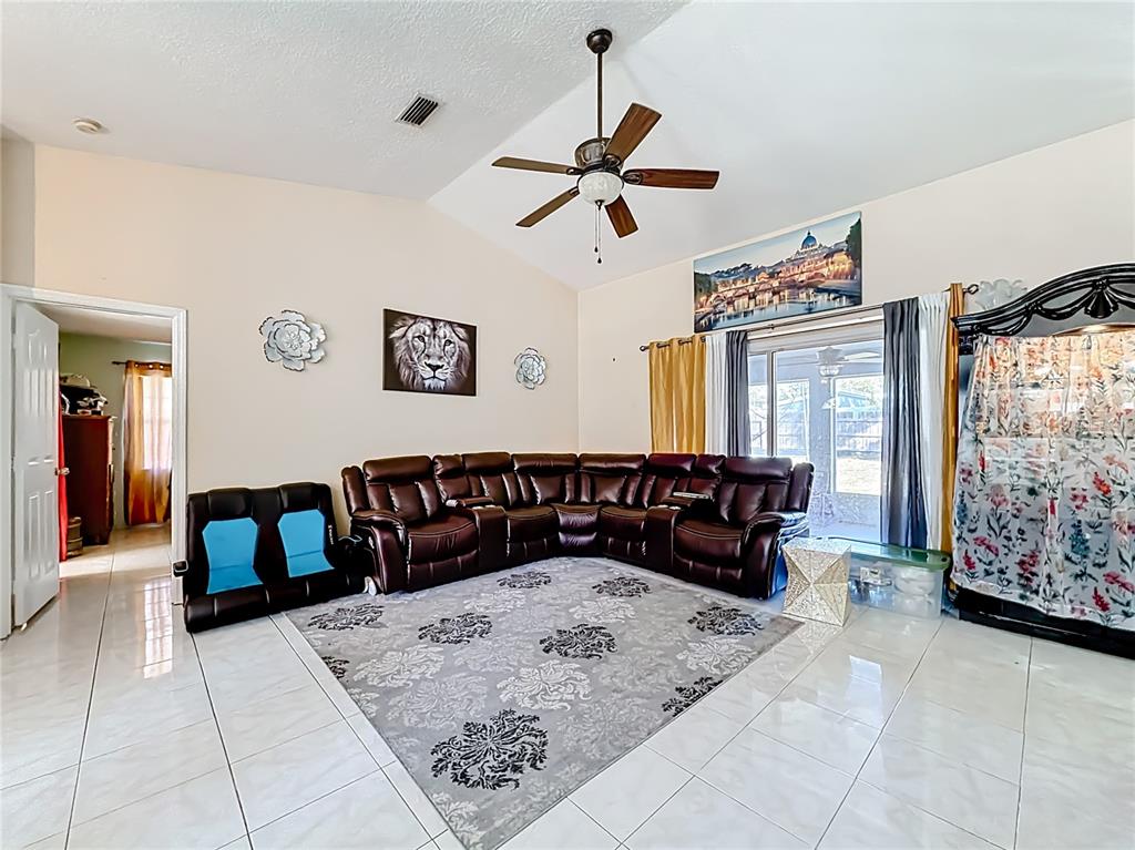 30 Hemlock Terrace Way Ocala, FL 34472 - Photo 11 of 44 a living room with furniture