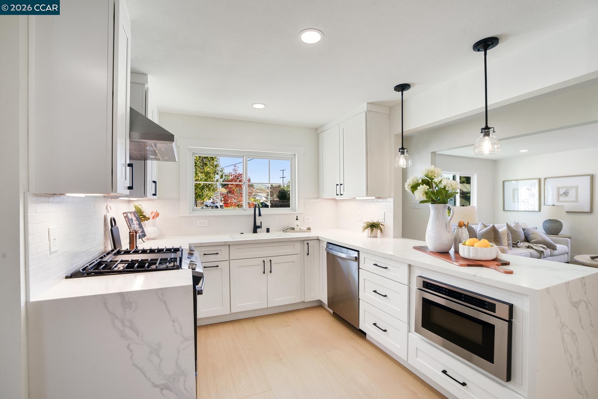 1543 Laverne Court Concord, CA 94521 - Photo 13 of 51