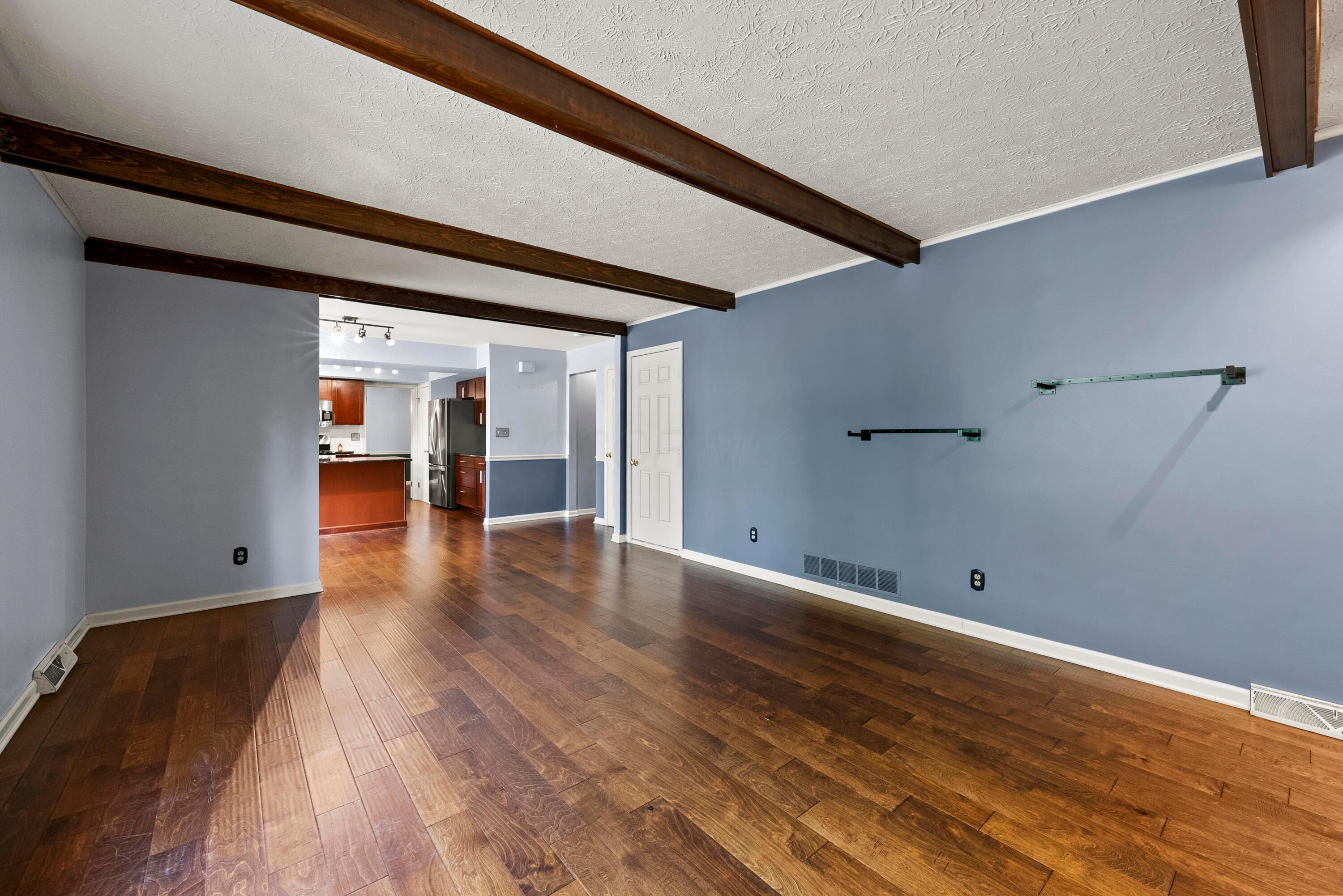 1668 McCoy Road Columbus, OH 43220 - Photo 19 of 52 Family Room