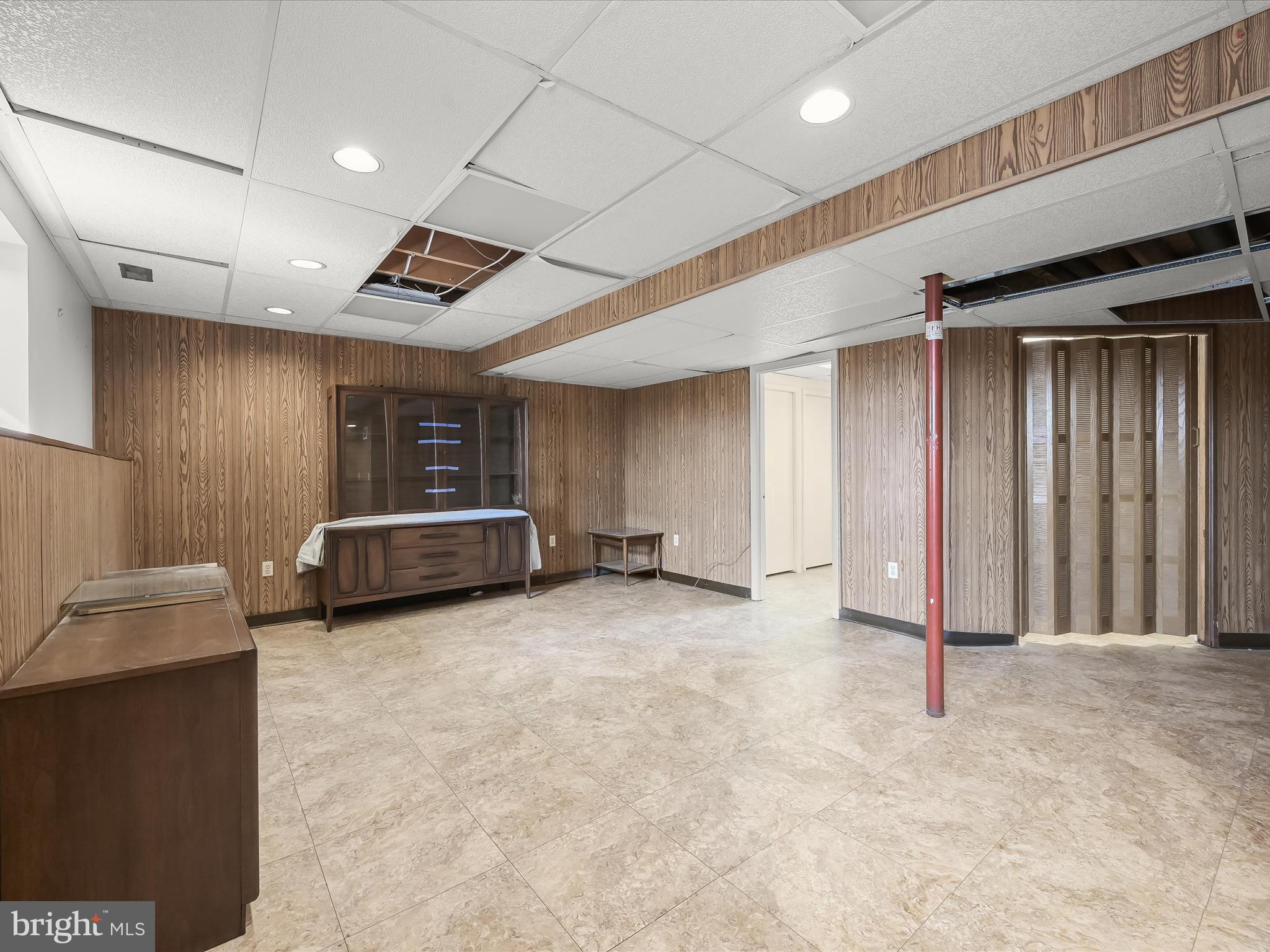 1100 Cedarbrook Road Hampstead, MD 21074 - Photo 31 of 46 a view of a livingroom with furniture and a ceiling fan