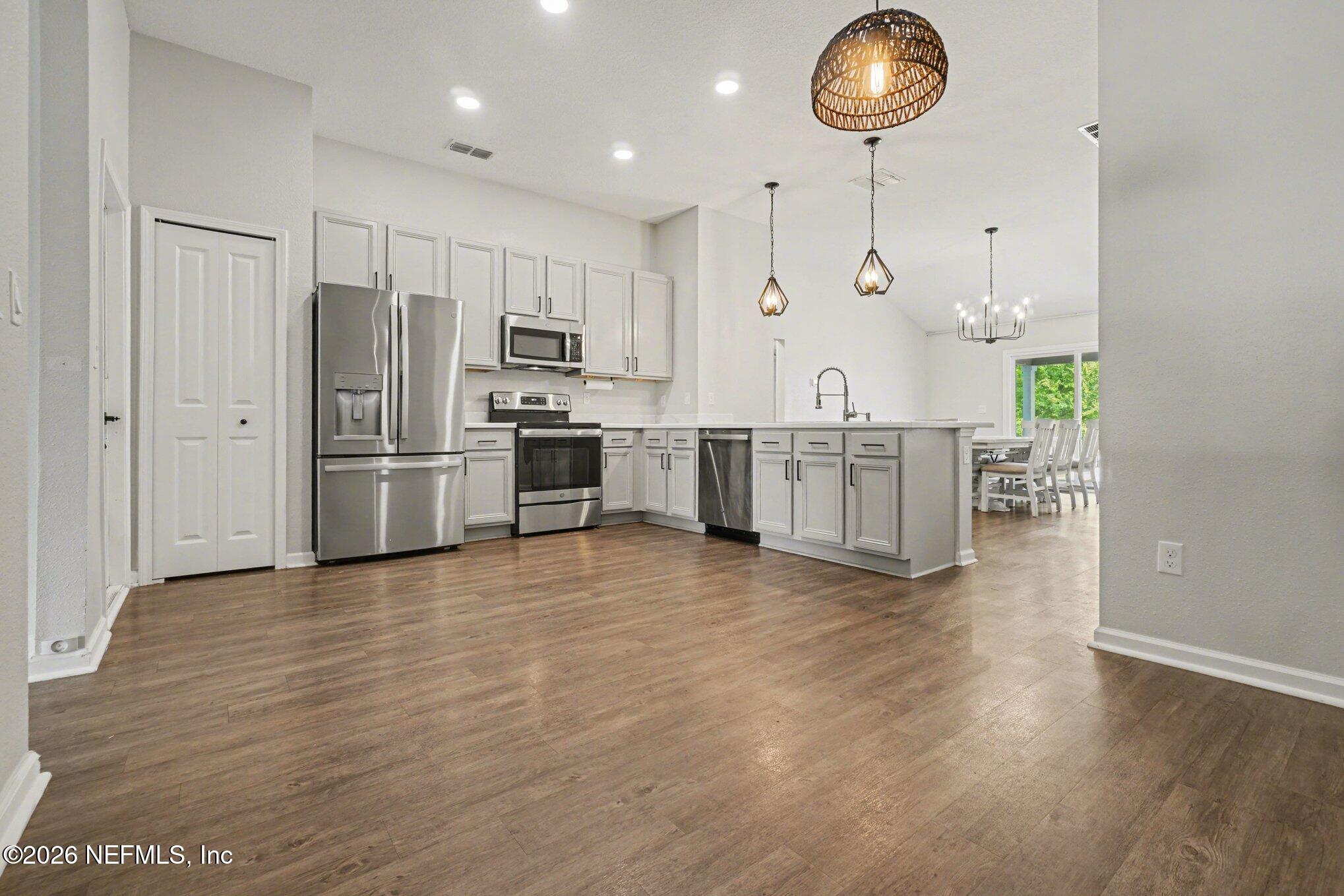 1519 Liberty Tree Place Jacksonville, FL 32221 - Photo 7 of 28 005_file_1261
