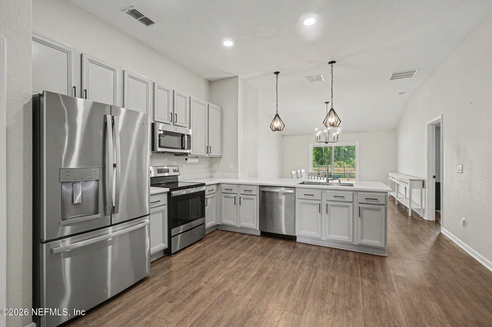 1519 Liberty Tree Place Jacksonville, FL 32221 - Photo 8 of 28 006_file_2415