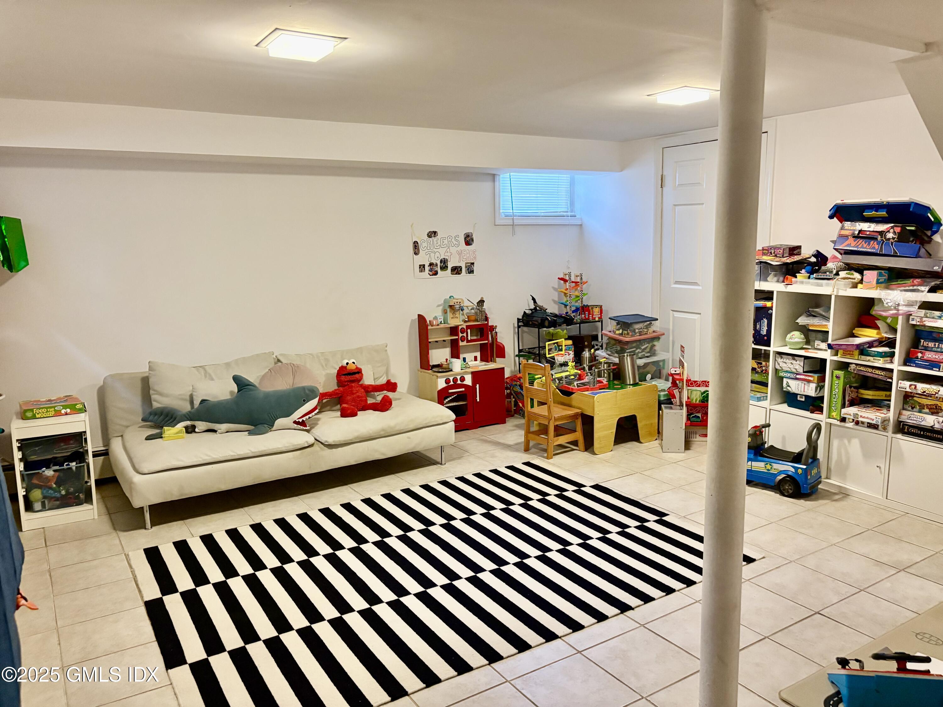 19 Wescott Street Riverside, CT 06878 - Photo 16 of 21 a living room with furniture