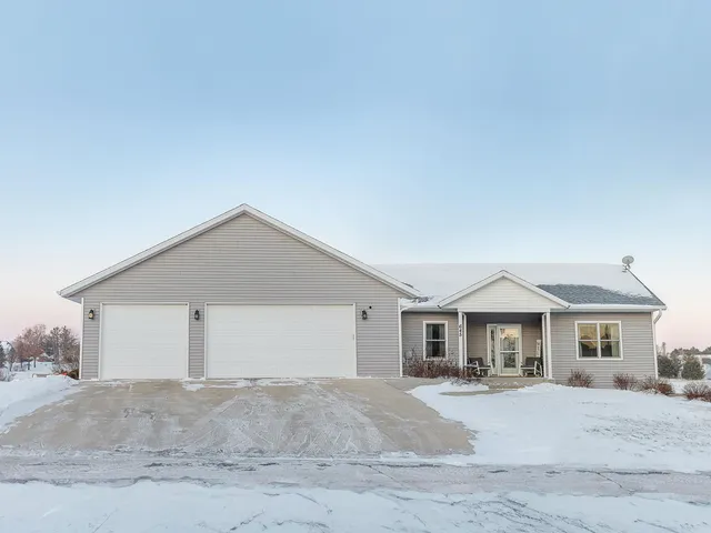 $474,900 | 645 Carlyle Drive, Belmont, WI 53510