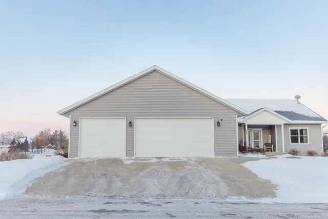$474,900 | 645 Carlyle Drive, Belmont, WI 53510