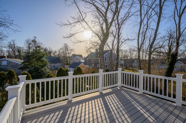 a view of a dry yard