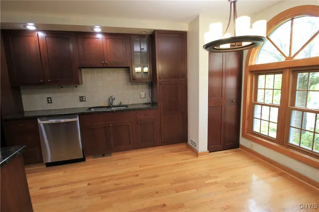 $1,850 | 222 Shuart Avenue, Syracuse, NY 13203