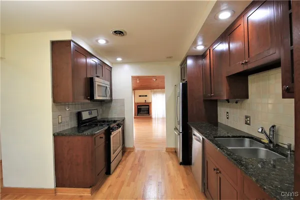 $1,825 | 222 Shuart Avenue, Syracuse, NY 13203