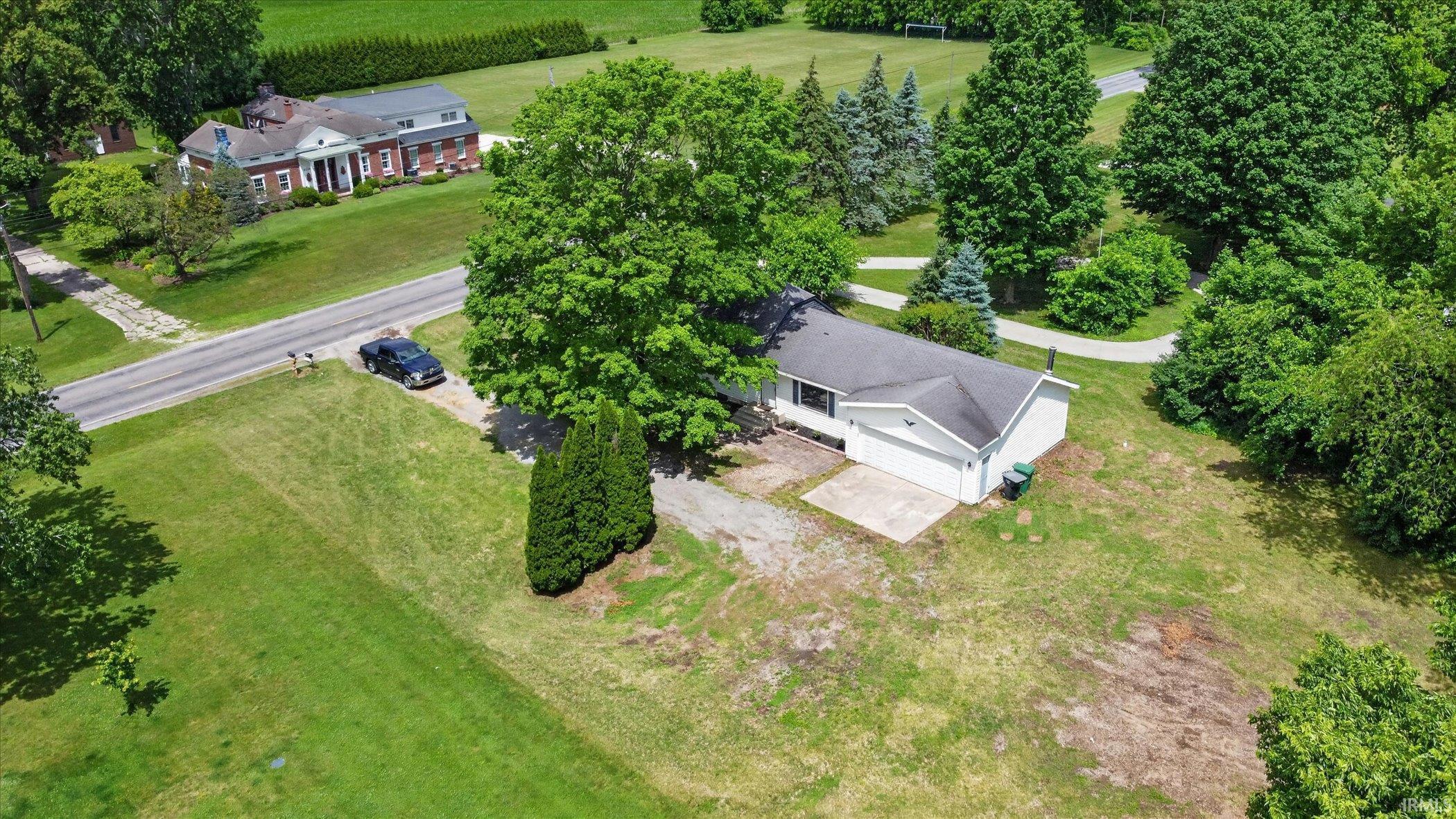 61384 Oak Road South Bend, IN 46614 - Photo 27 of 32 Gallery Image 27