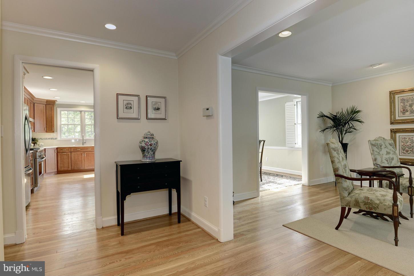 5614 Jordan Road Bethesda, MD 20816 - Photo 10 of 23 Interior (General)