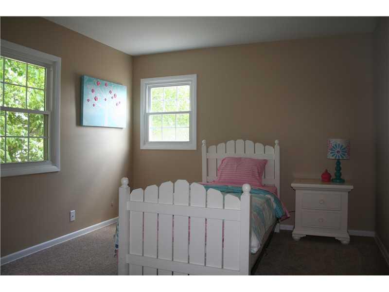 10445 Thompson Road Indianapolis, IN 46239 - Photo 11 of 16 Gallery Image 11