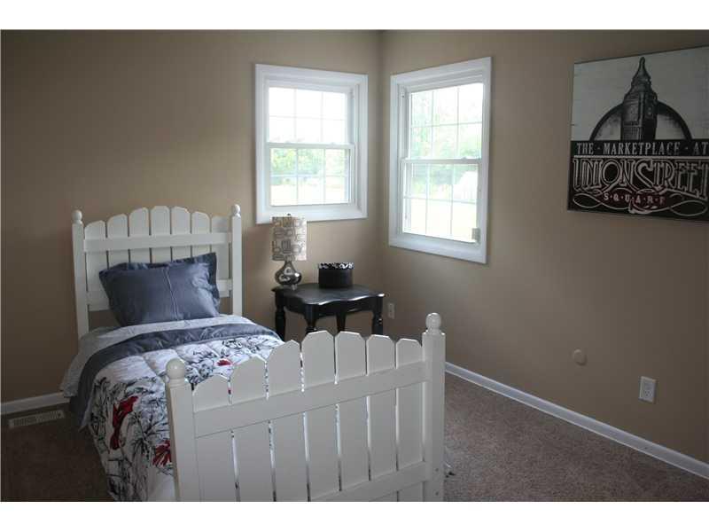 10445 Thompson Road Indianapolis, IN 46239 - Photo 12 of 16 Gallery Image 12