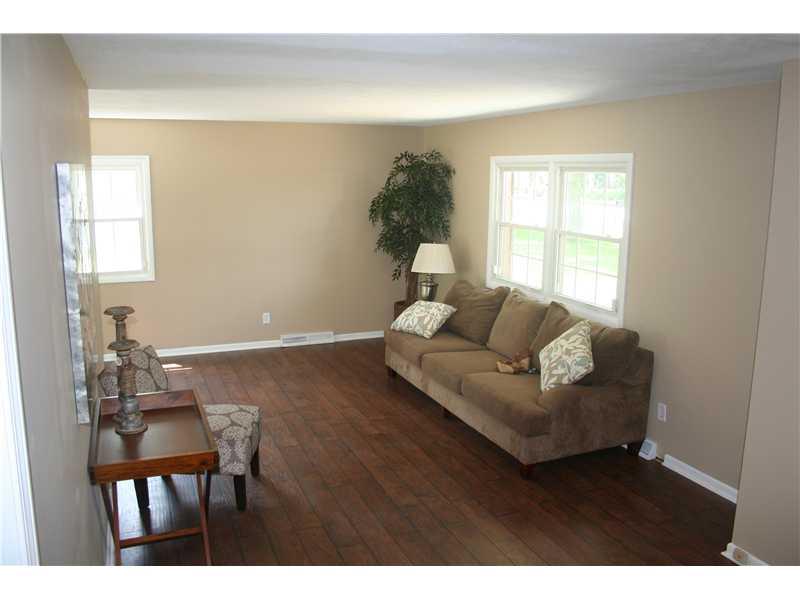 10445 Thompson Road Indianapolis, IN 46239 - Photo 5 of 16 Gallery Image 5