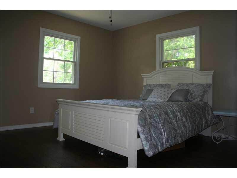 10445 Thompson Road Indianapolis, IN 46239 - Photo 9 of 16 Gallery Image 9