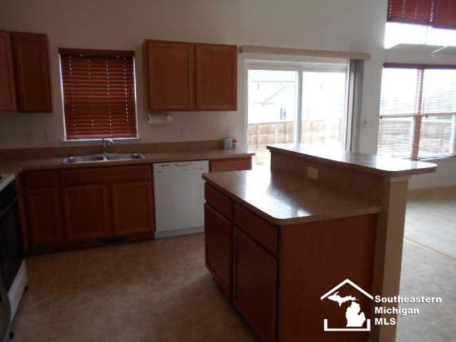 842 Golf Ridge Circle Dundee, MI 48131 - Photo 18 of 24 21113262-17.JPG