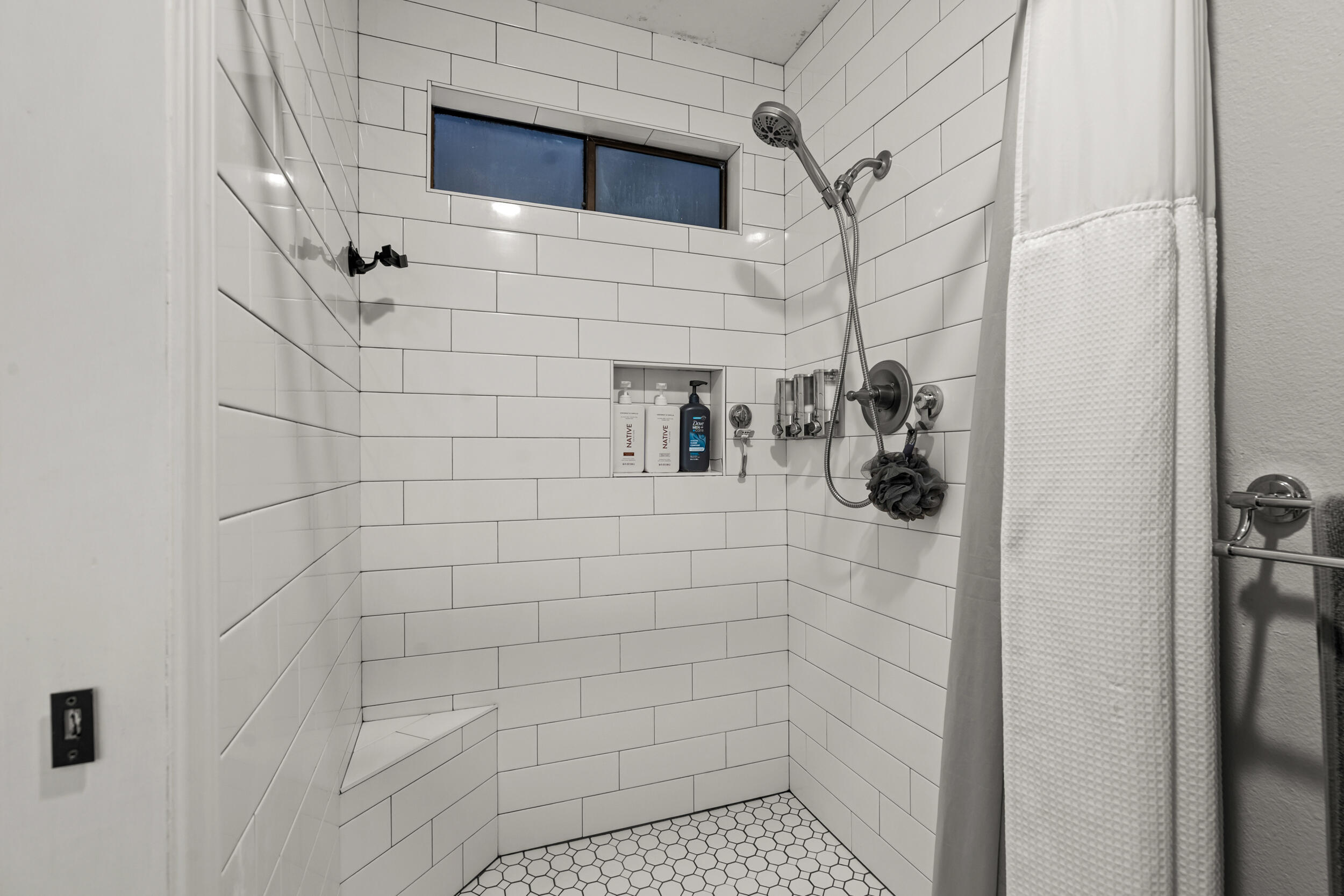 4442 Hillcrest Road Medford, OR 97504 - Photo 21 of 56 21_4442 hillcrest rd, medford-20