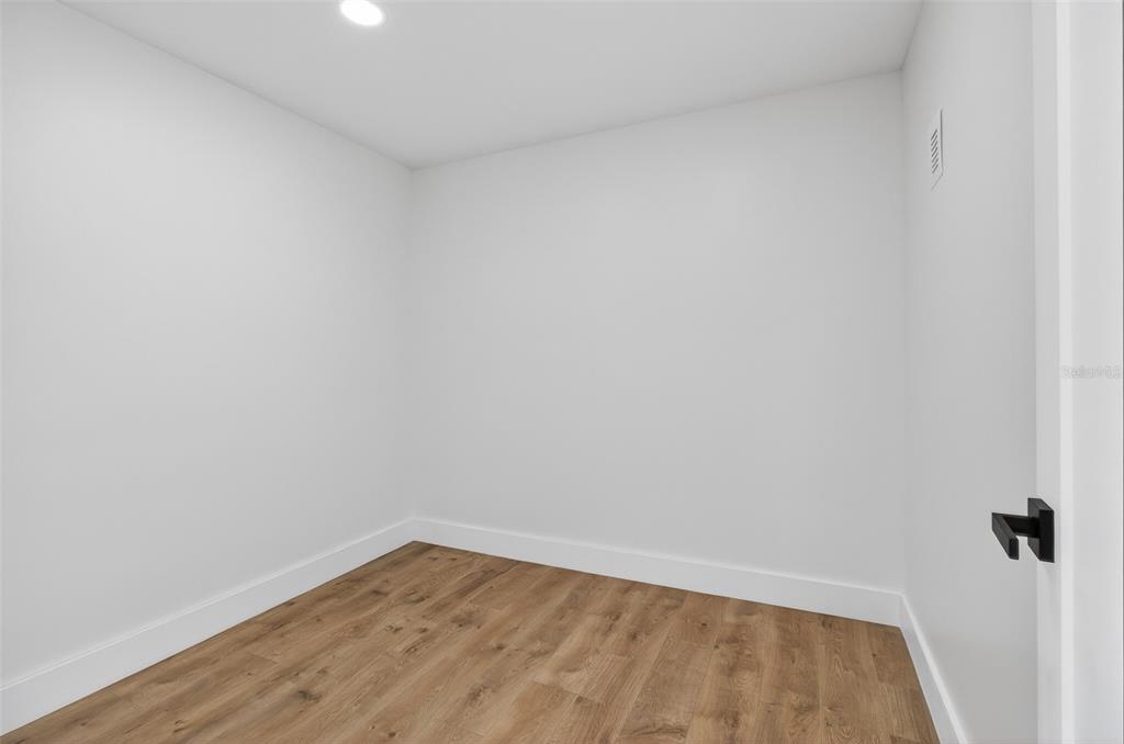 651 20th Street Northwest Largo, FL 33770 - Photo 24 of 42