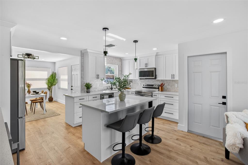 651 20th Street Northwest Largo, FL 33770 - Photo 9 of 42