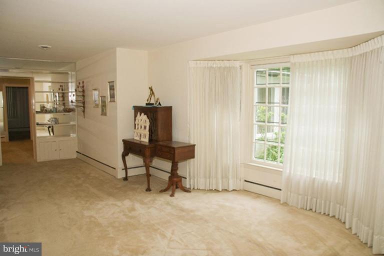 2918 Caves Road Owings Mills, MD 21117 - Photo 4 of 9 Living Room