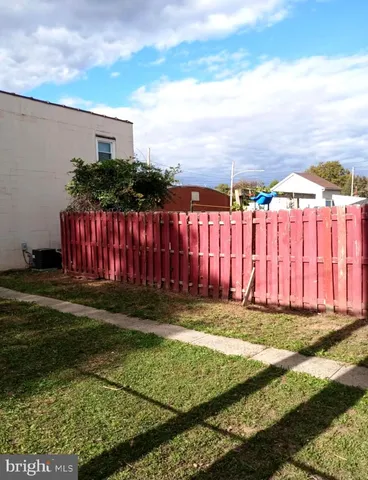 $2,500 | 393 North York Street, Pottstown, PA 19464