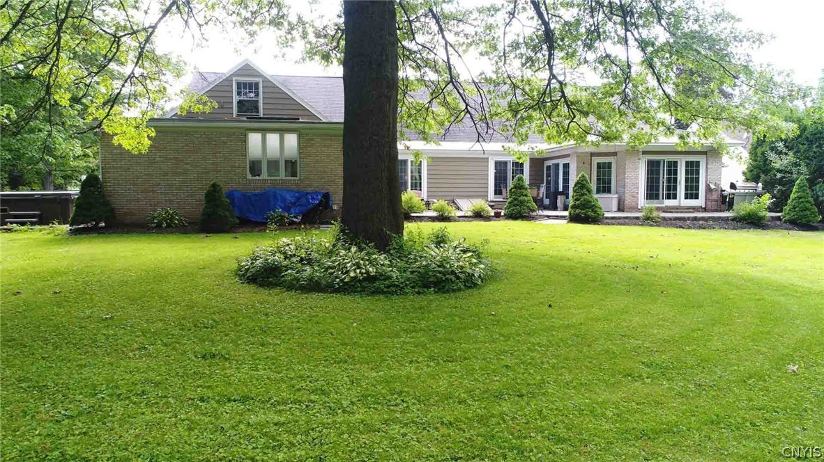 129 Gilbert Road New Hartford, NY 13413 - Photo 2 of 25