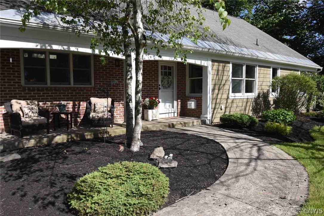 129 Gilbert Road New Hartford, NY 13413 - Photo 4 of 25