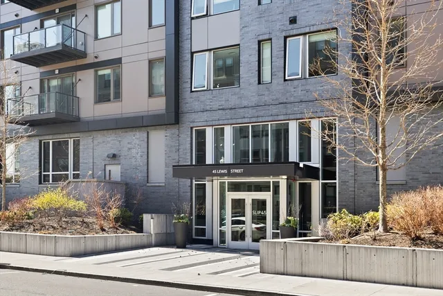 $695,000 | 45 Lewis Street, Unit 303, Boston, MA 02128