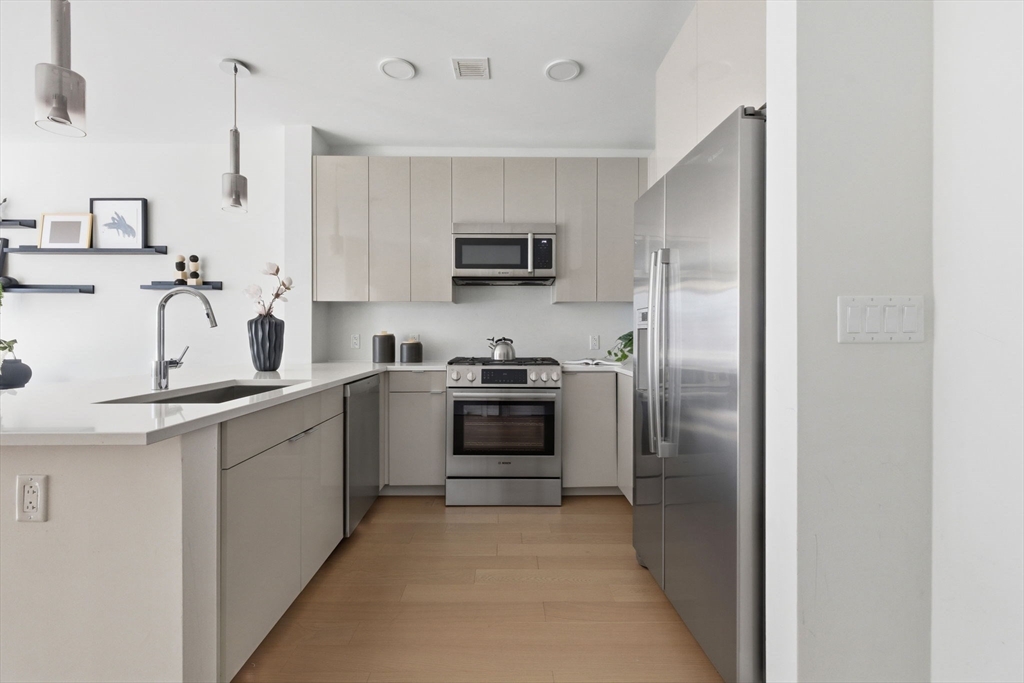 45 Lewis Street, Unit 303 Boston, MA 02128 - Photo 3 of 34