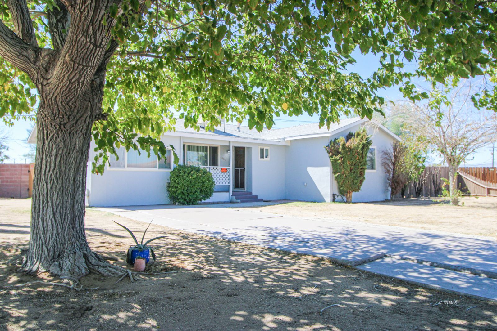 1605 Ewing Circle Ridgecrest, CA 93555 - Photo 1 of 35