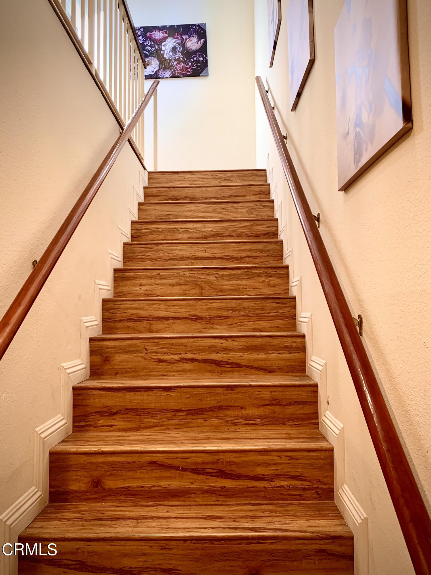 3232 La Vina Way Pasadena, CA 91107 - Photo 18 of 27 a view of entryway