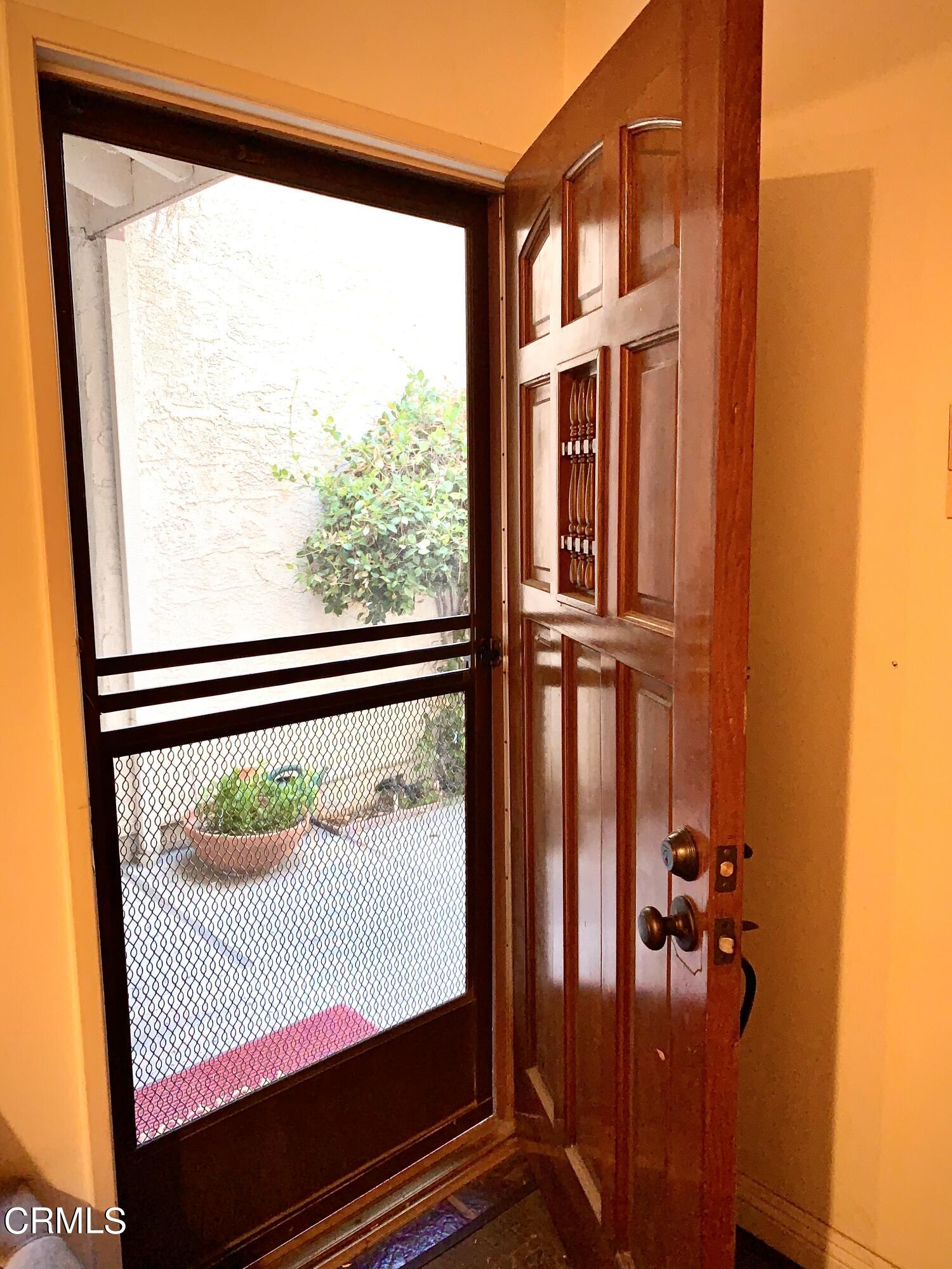 3232 La Vina Way Pasadena, CA 91107 - Photo 7 of 27 a view of balcony