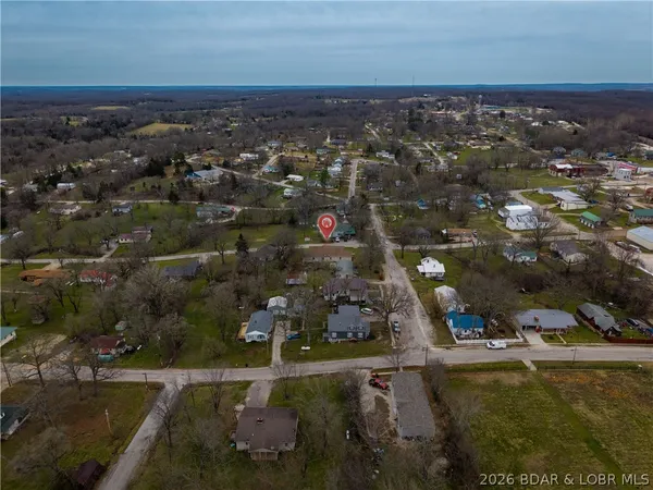 $250,000 | 301 10th Street, Crocker, MO 65452