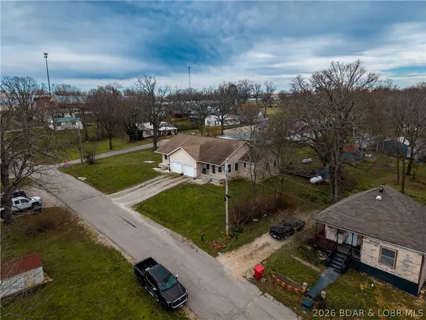 $250,000 | 301 10th Street, Crocker, MO 65452
