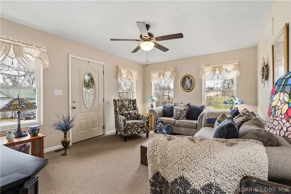 $250,000 | 301 10th Street, Crocker, MO 65452